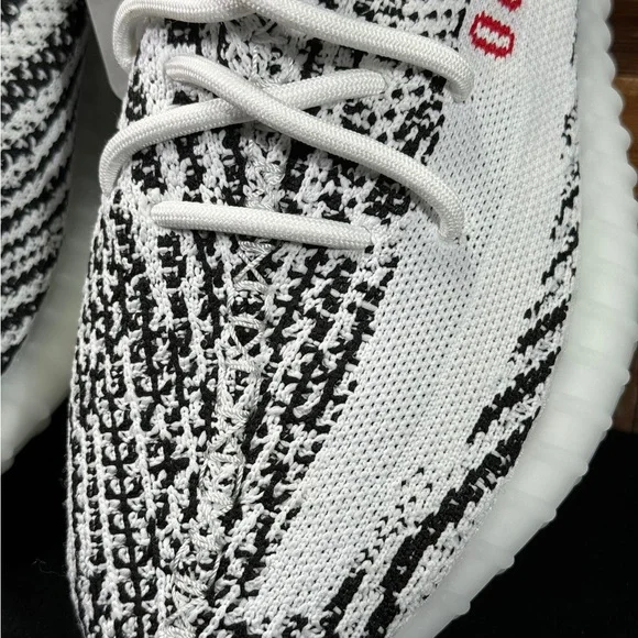Yeezy Boost 350 V2 Zebra
